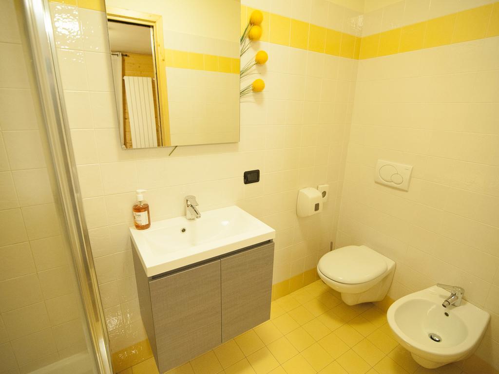 Locanda Dei Cantu' Carona (Bergamo) Quarto foto